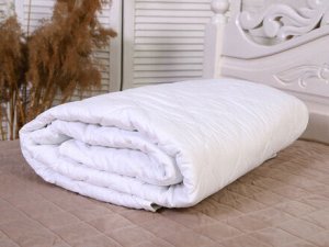 Одеяло "Бамбук"  облегч. микрофибра(бел) 140*205 лента, сумка (плотность150г/м2)