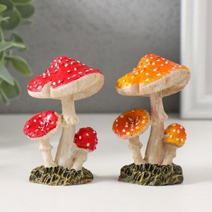 Фигурка полистоун «Три красных мухомора», 8.9x5.8x5.4 см, МИКС