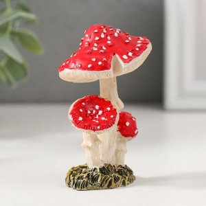 Фигурка полистоун «Три красных мухомора», 8.9x5.8x5.4 см, МИКС