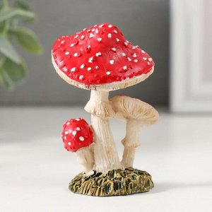 Фигурка полистоун «Три красных мухомора», 8.9x5.8x5.4 см, МИКС