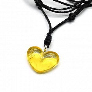 Кулон из янтаря на шнурке сердечко 16*10мм лимонный, 55см