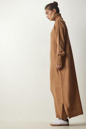 Женское трикотажное платье оверсайз с разрезом и воротником-бисквитом PF00042