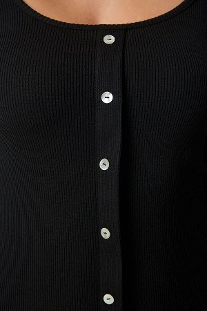 Женское черное трикотажное платье саран в рубчик на пуговицах HJ00007