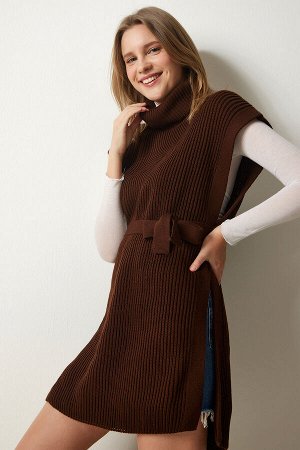 Женская коричневая водолазка с поясом и трикотажным свитером CI00099