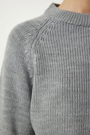 Женский серый укороченный трикотажный свитер с круглым вырезом MC00240