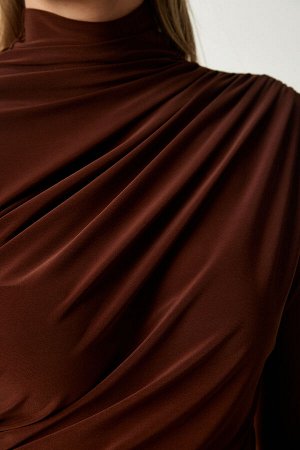 Женская коричневая блузка песочного цвета со сборками и высоким воротником FF00135