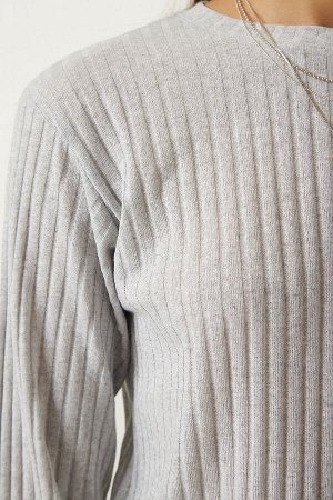 Женский комплект из серой трикотажной блузки и брюк на шнурке OW00008