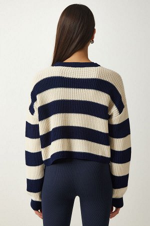 Женский укороченный трикотажный свитер в кремовую полоску темно-синего цвета PF00058