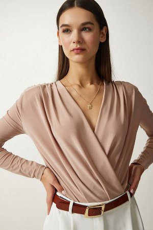 Женская бежевая трикотажная блузка с запахом и воротником-стойкой FF00147