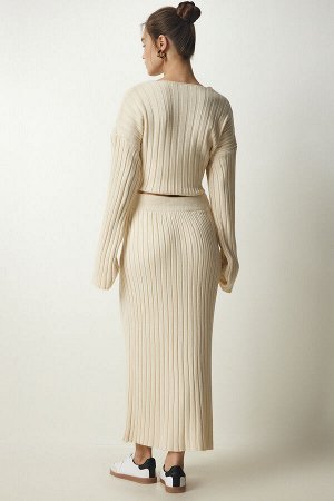 Женский трикотажный костюм-свитер в рубчик кремового цвета с юбкой YY00188