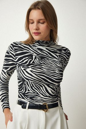 Женская черно-белая трикотажная блузка со сборками с узором L_00112