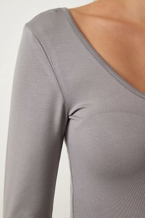 Женская серая вискозная трикотажная блузка с широким U-образным вырезом RX00043