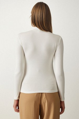 Женская трикотажная блузка из вискозы цвета экрю с вырезами RX00039