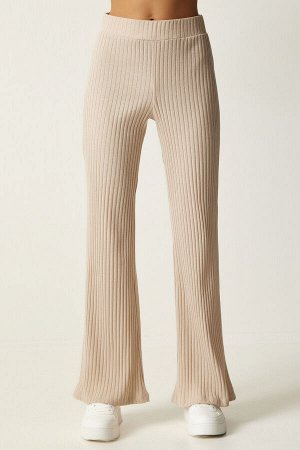 Женский комплект из бежевой вязаной блузки и брюк на шнуровке OW00008