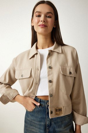 Женская укороченная джинсовая куртка бежевого цвета на пуговицах DX00015