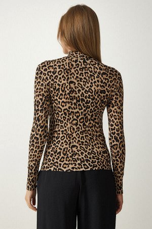 Женская бежевая трикотажная блузка с вырезом и детальным узором RX00037