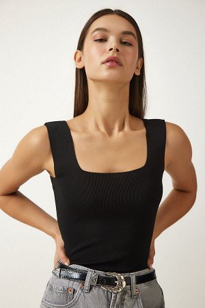 Женская укороченная трикотажная блузка черного цвета с квадратным воротником US00358