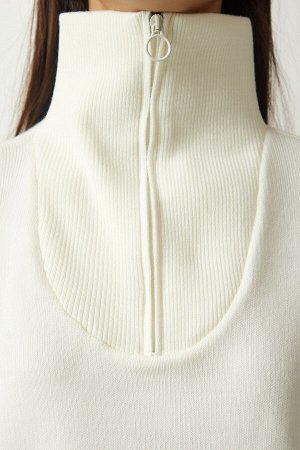 Женский трикотажный свитер цвета экрю с воротником-молнией PF00055