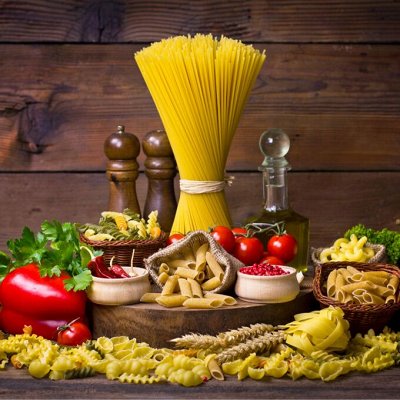 Итальянская паста, соусы, оливки, джемы