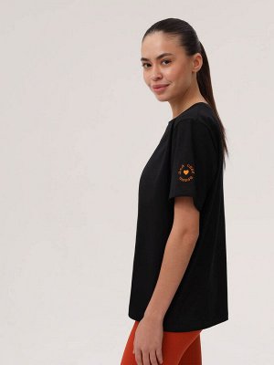 MY Футболка женская с вышивкой на рукаве &quot;ДАЙ СЕБЕ ВРЕМЯ 💛&quot; классическая regular fit. Позитивная аффирмация