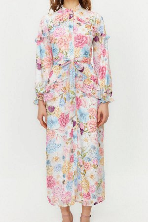 Сиреневое шифоновое платье на подкладке с цветочным принтом и рюшами