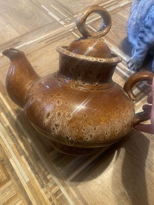 Большой керамический чайник бу