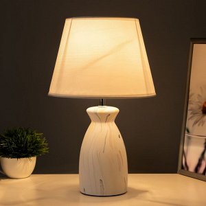 Настольная лампа "Лаена" E14 40Вт белый 22,5х22,5х37 см RISALUX