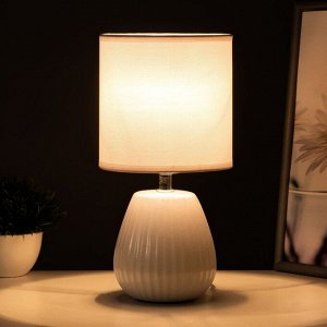 Настольная лампа "Арнелла" Е14 40Вт белый 14х14х28 см RISALUX