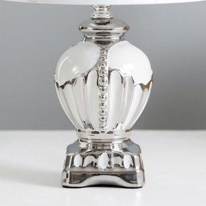 Настольная лампа "Филиция" Е14 40Вт бело-серебристый 20х20х34см RISALUX
