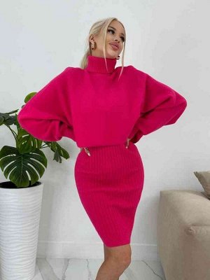 Женский костюм нежно-розовый (светлее, чем на фото)