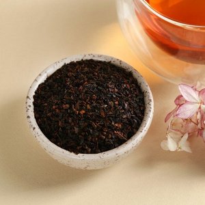 Фабрика счастья Подарочный набор «8 марта»: чай черный: тропические фрукты, 50 г., конфеты с ореховой начинкой 100 г.