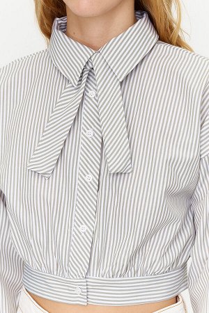 Светлая хаки в полоску с галстуком и детальной приталенной тканой рубашкой