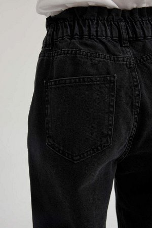 Легкие прямые джинсовые брюки длиной до щиколотки с высокой талией и бумажным пакетом