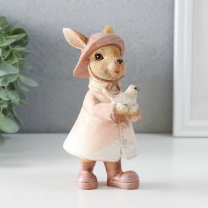 Фигурка полистоун «Зайка в шляпке и дождевике с воробышком», 13.5x6.5x7 см