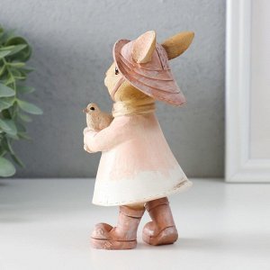 Фигурка полистоун «Зайка в шляпке и дождевике с воробышком», 13.5x6.5x7 см