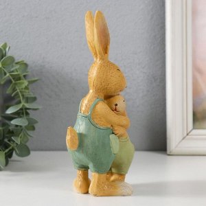 Фигурка полистоун «Папа Заяц с зайчонком», 9.5x7x18 см