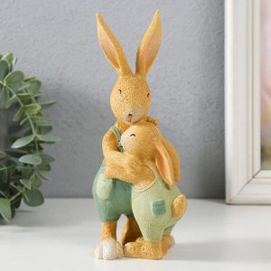 Фигурка полистоун «Папа Заяц с зайчонком», 9.5x7x18 см