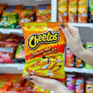Cheetos Crunchy Flaming Hot 75g - Японские Кранчи Читос. Острые