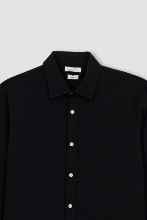 Текстурированная рубашка из 100 % хлопка с длинными рукавами и воротником-поло современного кроя
