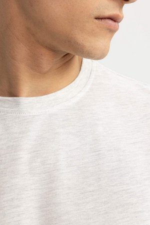 Базовая хлопковая футболка обычного кроя с круглым вырезом и короткими рукавами