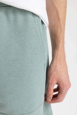 Хлопковые шорты приталенного кроя с узкими штанинами