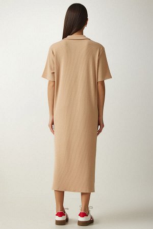 Женское бежевое вязаное вельветовое платье с воротником-поло DZ00110