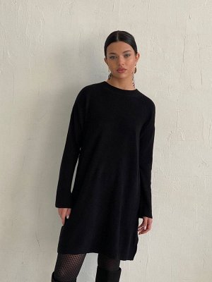 Платье чёрное вязаное