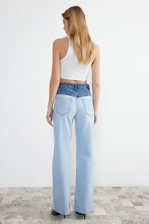 Синие широкие джинсы с высокой талией и цветными блоками