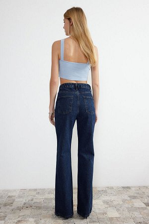 Синие широкие джинсы с высокой талией
