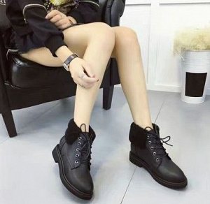 Ботинки Ботинки, оформленные удобной шнуровкой спереди цвет: ЧЕРНЫЙ, искусственная кожа. Размер (длина стопы, см): 35 (22.5см), 36 (23см)