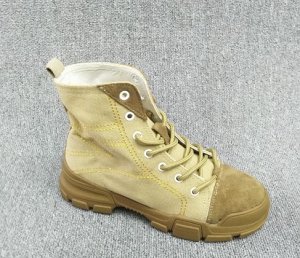 Кроссовки Кроссовки, оформленные удобной шнуровкой спереди цвет: ХАКИ, текстиль/искусственная замша. Размер (длина стопы, см): 35 (22.5см), 36 (23см), 37 (23.5см), 38 (24см), 39 (24.5см)