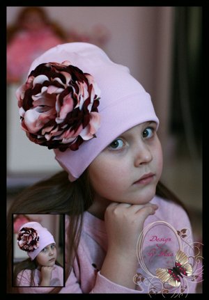 Бледно-розовая шапочка с пионом «Шарм»
