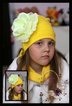 Желтая шапочка с розой &quot;Верона&quot;