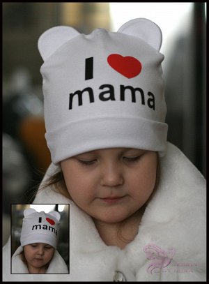 Белая шапка с ушками и принтом I love mama…